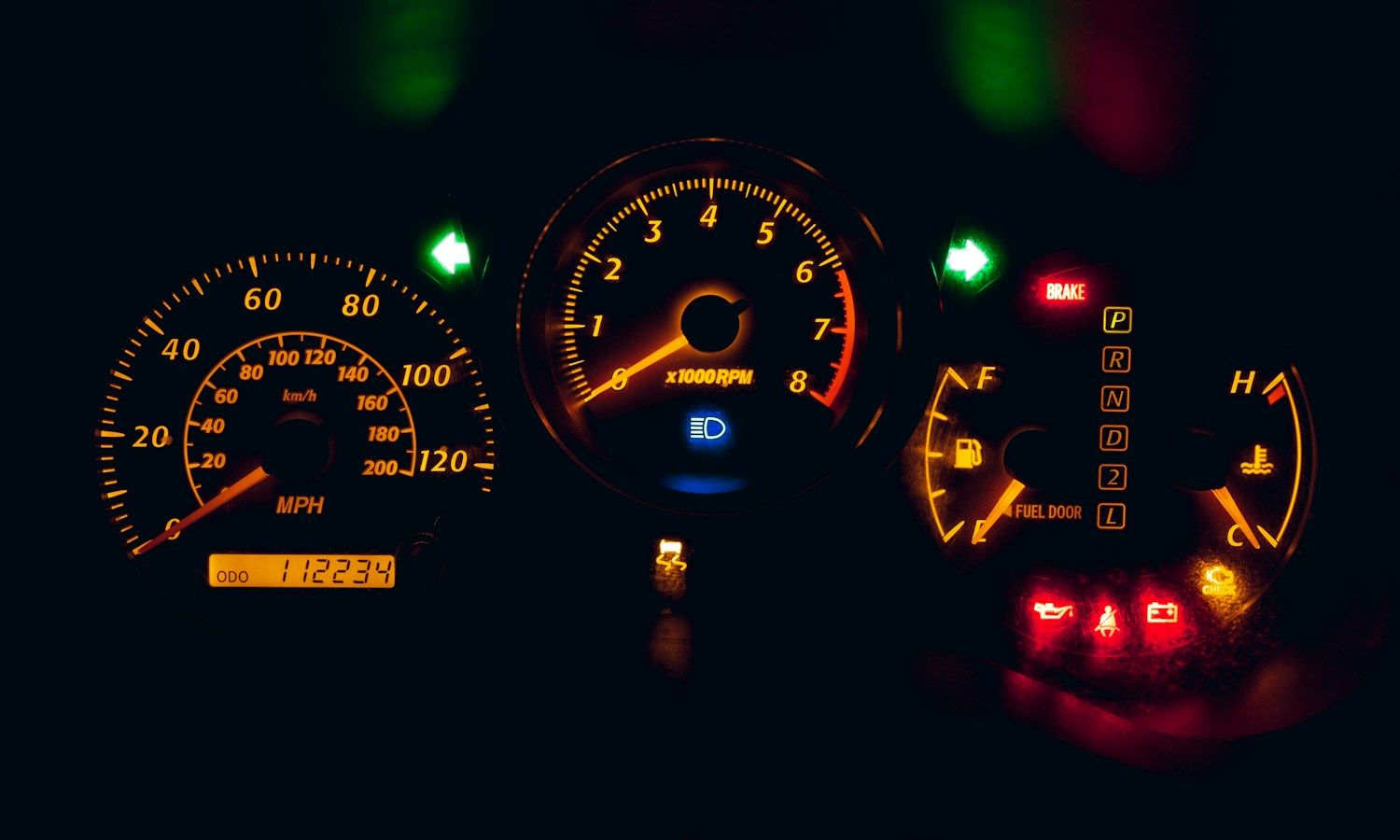 Armatuuri auto tulede tähised: mida hoiatustuled näitavad?